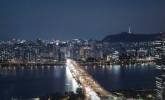 <b>鞭策基于AI的国</b>